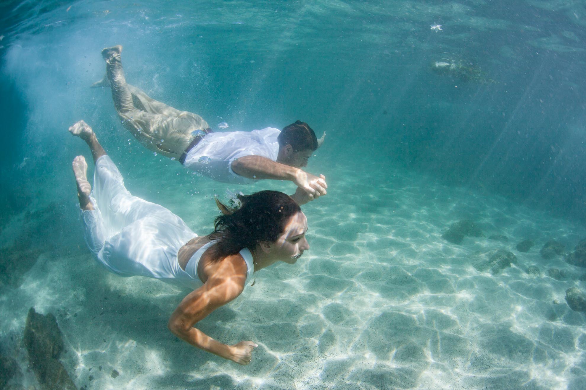 Hawaii Underwater photography Hawaii Wedding Photographer