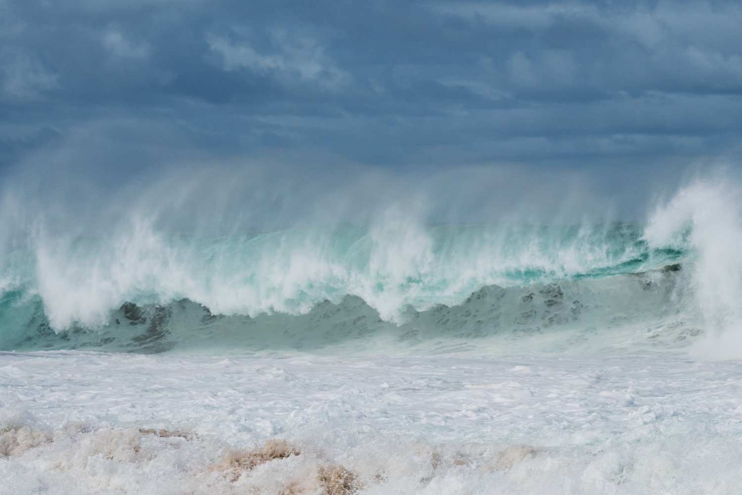 Waves – Hawaii Wedding Photographer